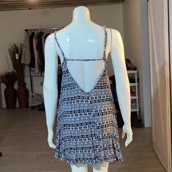 Exist Dress - Picture 2 of 3